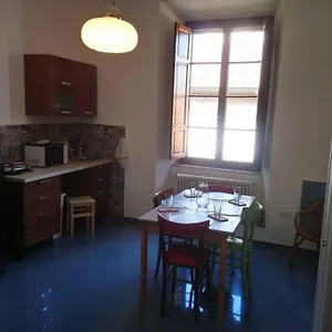 Tuscany And Tower Appartamento